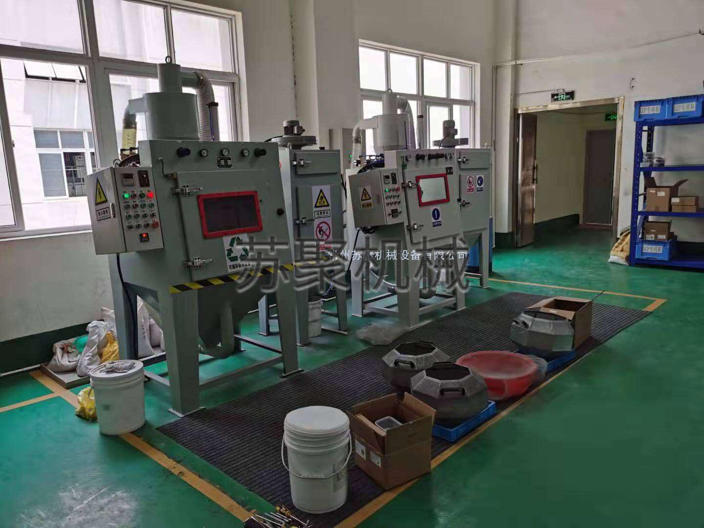 兩臺自動(dòng)滾筒噴砂機客戶(hù)使用現場(chǎng)