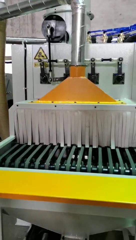 自動(dòng)三角帶輸送式噴砂機視頻